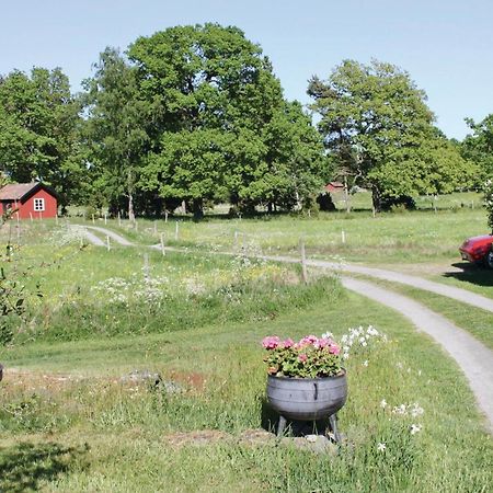 1 Bedroom Beautiful Home In Lidkoeping Sjovik  Exterior photo