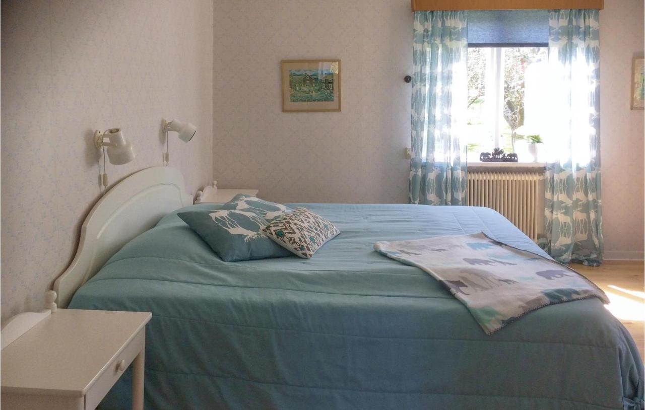 1 Bedroom Beautiful Home In Lidkoeping Sjovik  Exterior photo
